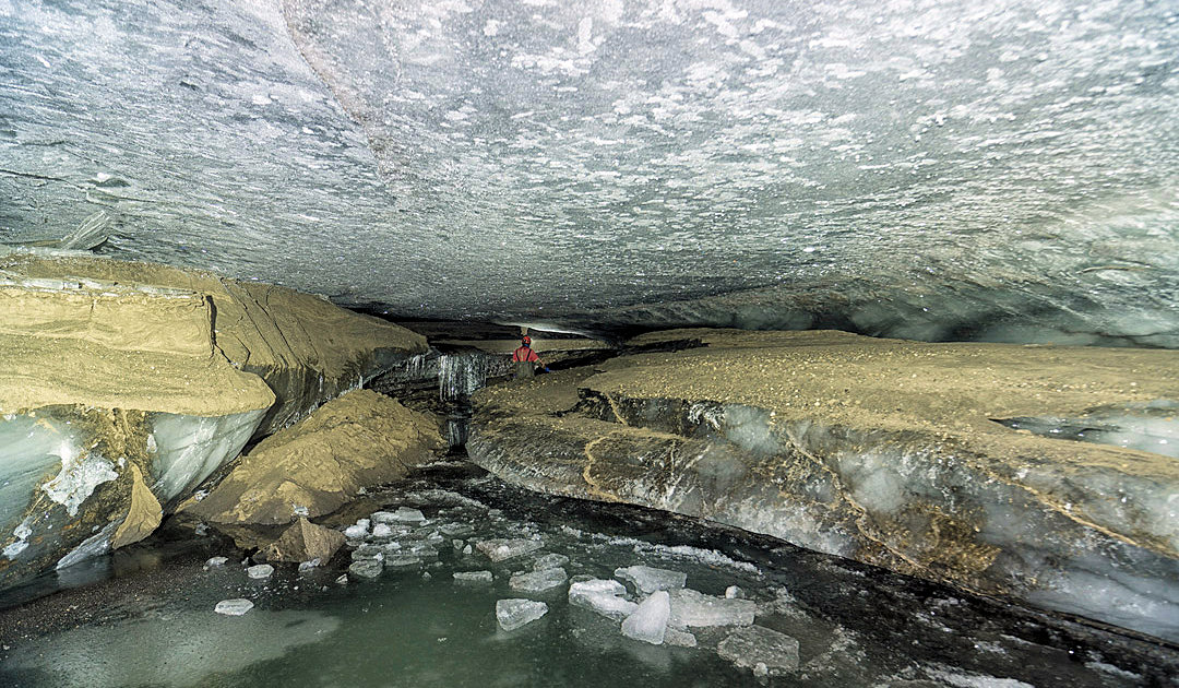 Wasser im Gletscher-Keller – Eine Reise in die Tiefe fördert neue Erkenntnisse an die Oberfläche