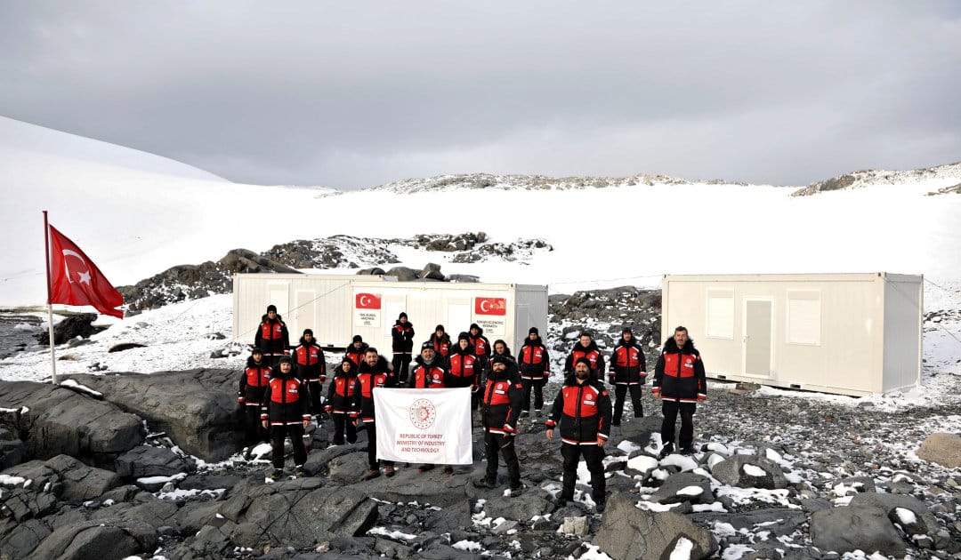 Tuerkische_Antarktisexpedition.jpg